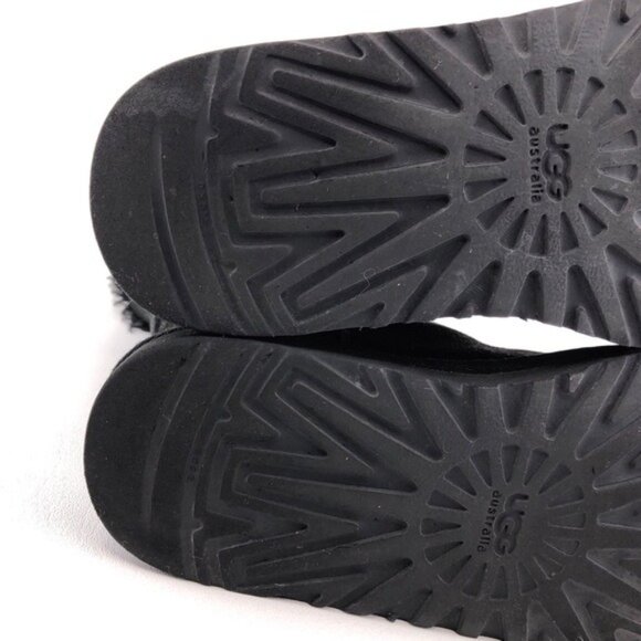 UGG Bailey Button Triplet Sheepskin Winter Boots 6 - Picture 10 of 13